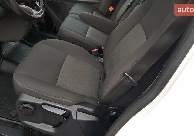 Белый Форд Транзит, объемом двигателя 2 л и пробегом 208 тыс. км за 15800 $, фото 13 на Automoto.ua