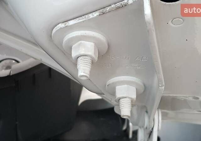 Белый Форд Транзит, объемом двигателя 2 л и пробегом 208 тыс. км за 15800 $, фото 38 на Automoto.ua