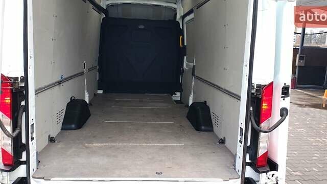 Белый Форд Транзит, объемом двигателя 2 л и пробегом 155 тыс. км за 19990 $, фото 8 на Automoto.ua