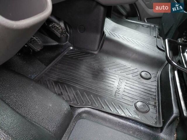 Белый Форд Транзит, объемом двигателя 2 л и пробегом 328 тыс. км за 19600 $, фото 78 на Automoto.ua