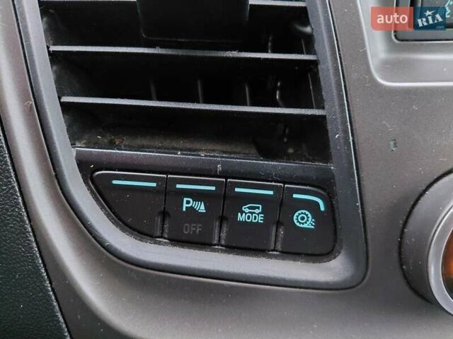 Белый Форд Транзит, объемом двигателя 2 л и пробегом 328 тыс. км за 19600 $, фото 63 на Automoto.ua