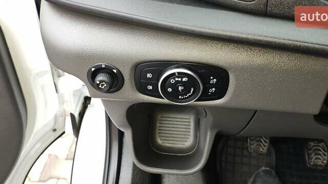 Белый Форд Транзит, объемом двигателя 2 л и пробегом 155 тыс. км за 19990 $, фото 17 на Automoto.ua