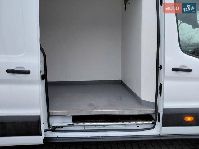 Белый Форд Транзит, объемом двигателя 2 л и пробегом 328 тыс. км за 19600 $, фото 20 на Automoto.ua