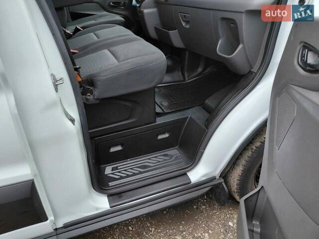 Білий Форд Транзит, об'ємом двигуна 2 л та пробігом 243 тис. км за 15600 $, фото 43 на Automoto.ua