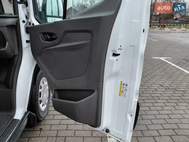 Белый Форд Транзит, объемом двигателя 2 л и пробегом 328 тыс. км за 19600 $, фото 59 на Automoto.ua
