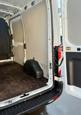Белый Форд Транзит, объемом двигателя 2 л и пробегом 164 тыс. км за 19500 $, фото 20 на Automoto.ua