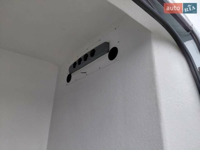 Белый Форд Транзит, объемом двигателя 2 л и пробегом 328 тыс. км за 19600 $, фото 18 на Automoto.ua