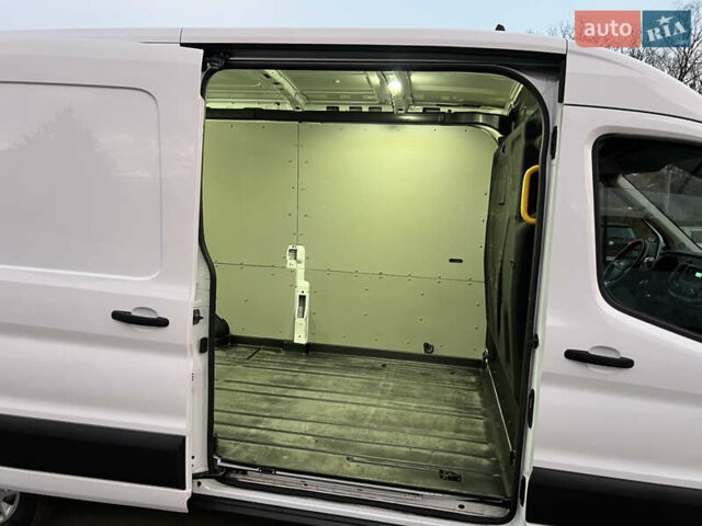 Белый Форд Транзит, объемом двигателя 2 л и пробегом 210 тыс. км за 16999 $, фото 21 на Automoto.ua