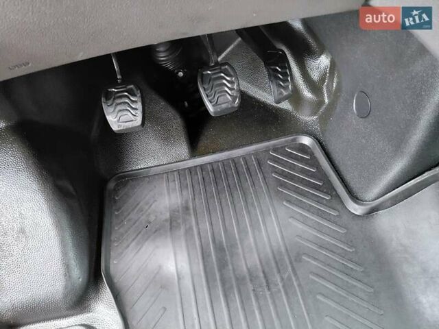 Білий Форд Транзит, об'ємом двигуна 2 л та пробігом 243 тис. км за 15600 $, фото 55 на Automoto.ua