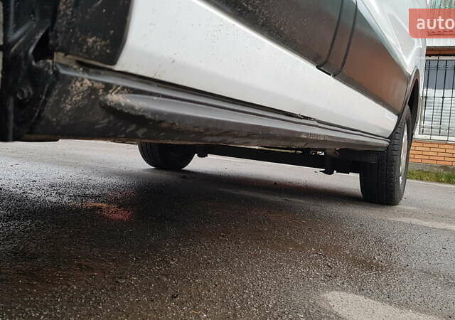 Белый Форд Транзит, объемом двигателя 2 л и пробегом 208 тыс. км за 15800 $, фото 42 на Automoto.ua