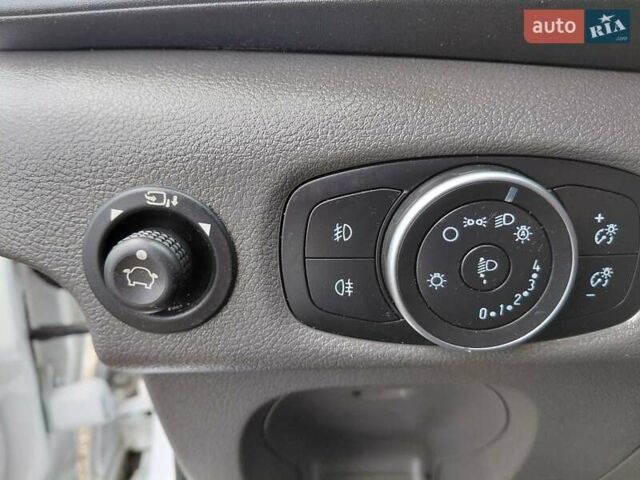 Білий Форд Транзит, об'ємом двигуна 2 л та пробігом 243 тис. км за 15600 $, фото 45 на Automoto.ua