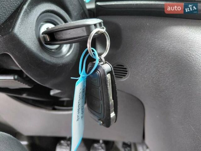 Білий Форд Транзит, об'ємом двигуна 2 л та пробігом 243 тис. км за 15600 $, фото 54 на Automoto.ua