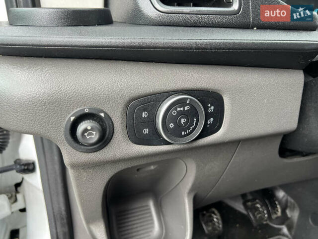 Білий Форд Транзит, об'ємом двигуна 2 л та пробігом 254 тис. км за 17555 $, фото 11 на Automoto.ua