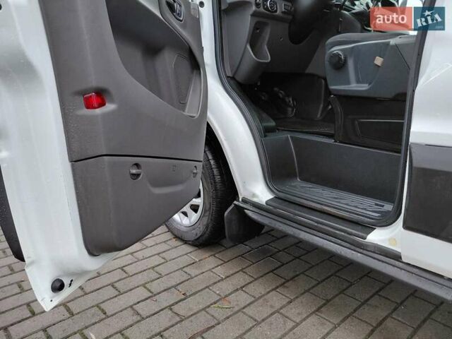 Белый Форд Транзит, объемом двигателя 2 л и пробегом 328 тыс. км за 19600 $, фото 80 на Automoto.ua