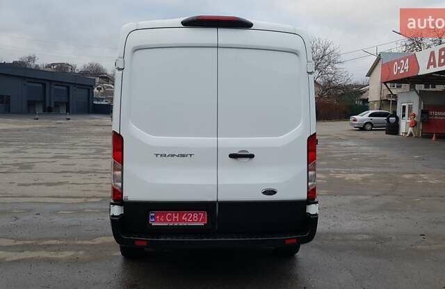 Белый Форд Транзит, объемом двигателя 2 л и пробегом 208 тыс. км за 15800 $, фото 5 на Automoto.ua