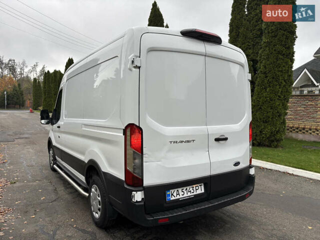 Белый Форд Транзит, объемом двигателя 2 л и пробегом 240 тыс. км за 17500 $, фото 4 на Automoto.ua