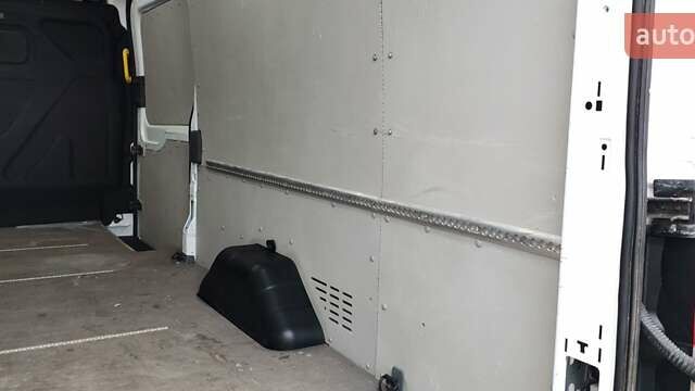 Белый Форд Транзит, объемом двигателя 2 л и пробегом 155 тыс. км за 19990 $, фото 7 на Automoto.ua