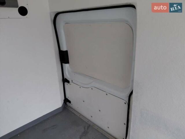 Белый Форд Транзит, объемом двигателя 2 л и пробегом 328 тыс. км за 19600 $, фото 23 на Automoto.ua