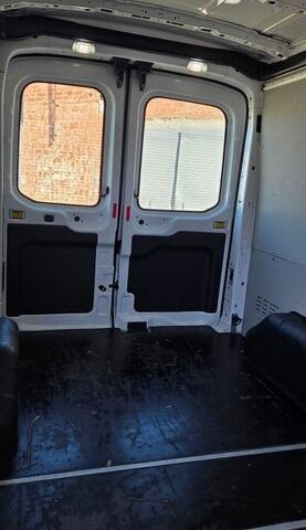 Белый Форд Транзит, объемом двигателя 2 л и пробегом 250 тыс. км за 16500 $, фото 27 на Automoto.ua