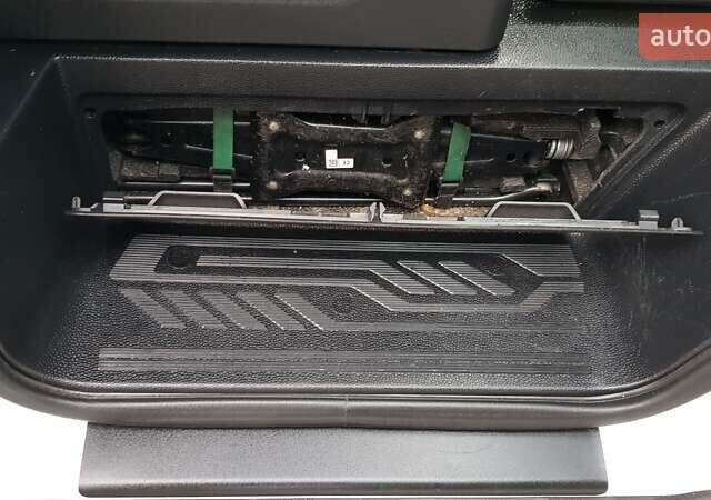 Белый Форд Транзит, объемом двигателя 2 л и пробегом 208 тыс. км за 15800 $, фото 21 на Automoto.ua