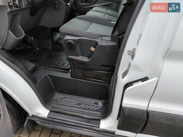 Белый Форд Транзит, объемом двигателя 2 л и пробегом 328 тыс. км за 19600 $, фото 79 на Automoto.ua