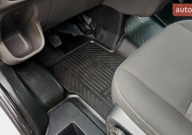 Белый Форд Транзит, объемом двигателя 2 л и пробегом 208 тыс. км за 15800 $, фото 16 на Automoto.ua