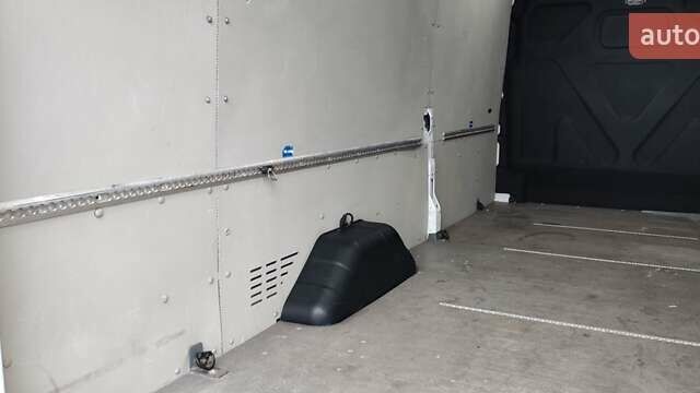 Белый Форд Транзит, объемом двигателя 2 л и пробегом 155 тыс. км за 19990 $, фото 6 на Automoto.ua