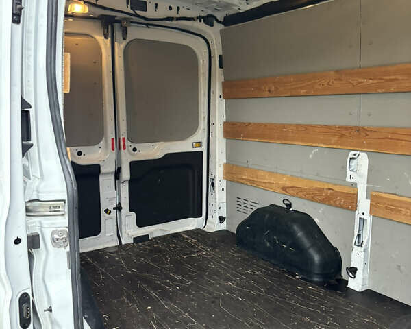 Белый Форд Транзит, объемом двигателя 2 л и пробегом 240 тыс. км за 17500 $, фото 10 на Automoto.ua