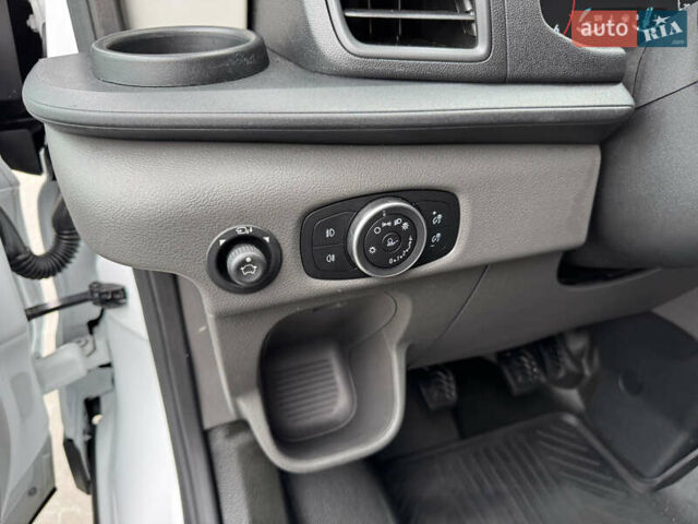 Белый Форд Транзит, объемом двигателя 2 л и пробегом 195 тыс. км за 18900 $, фото 36 на Automoto.ua