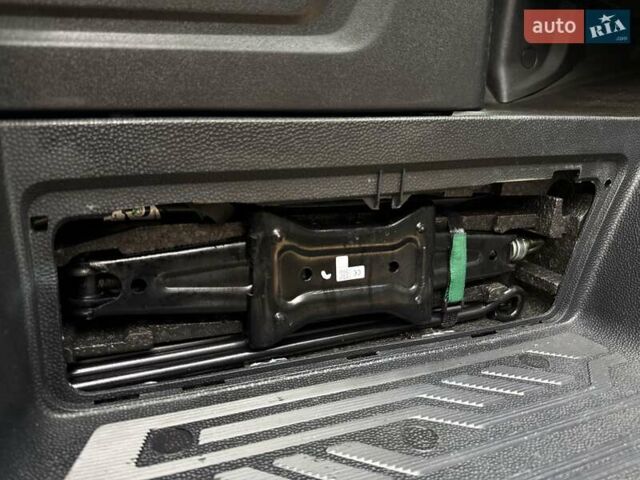 Белый Форд Транзит, объемом двигателя 2 л и пробегом 157 тыс. км за 18500 $, фото 56 на Automoto.ua