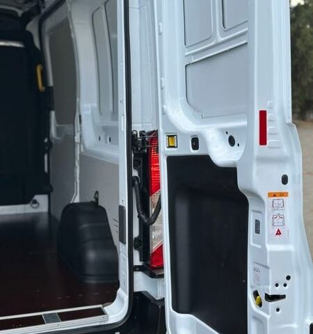 Белый Форд Транзит, объемом двигателя 2 л и пробегом 137 тыс. км за 19800 $, фото 49 на Automoto.ua