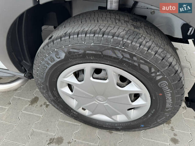 Белый Форд Транзит, объемом двигателя 2 л и пробегом 195 тыс. км за 18900 $, фото 64 на Automoto.ua