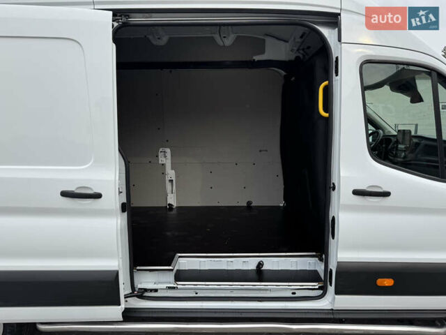 Белый Форд Транзит, объемом двигателя 2 л и пробегом 195 тыс. км за 18900 $, фото 58 на Automoto.ua