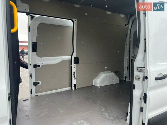 Белый Форд Транзит, объемом двигателя 2 л и пробегом 153 тыс. км за 21400 $, фото 31 на Automoto.ua