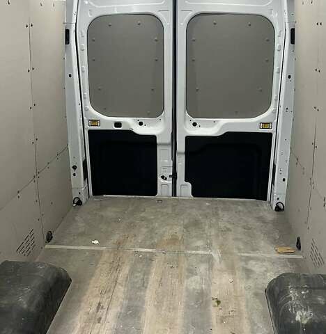 Білий Форд Транзит, об'ємом двигуна 2.2 л та пробігом 23 тис. км за 45000 $, фото 4 на Automoto.ua