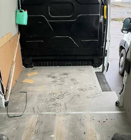 Білий Форд Транзит, об'ємом двигуна 2.2 л та пробігом 23 тис. км за 45000 $, фото 16 на Automoto.ua