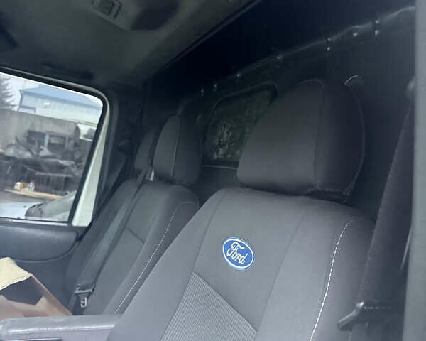 Білий Форд Транзит, об'ємом двигуна 2 л та пробігом 500 тис. км за 2000 $, фото 6 на Automoto.ua