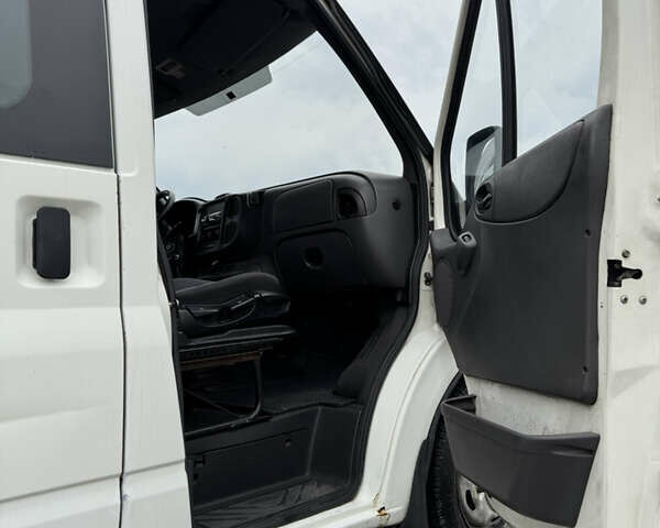 Белый Форд Транзит, объемом двигателя 2 л и пробегом 273 тыс. км за 4000 $, фото 30 на Automoto.ua