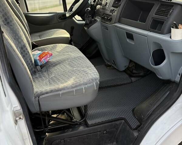 Белый Форд Транзит, объемом двигателя 2.4 л и пробегом 274 тыс. км за 6900 $, фото 16 на Automoto.ua