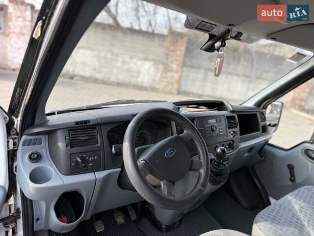 Белый Форд Транзит, объемом двигателя 2.4 л и пробегом 274 тыс. км за 6900 $, фото 14 на Automoto.ua