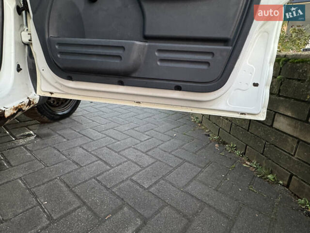 Белый Форд Транзит, объемом двигателя 1.75 л и пробегом 228 тыс. км за 4600 $, фото 24 на Automoto.ua