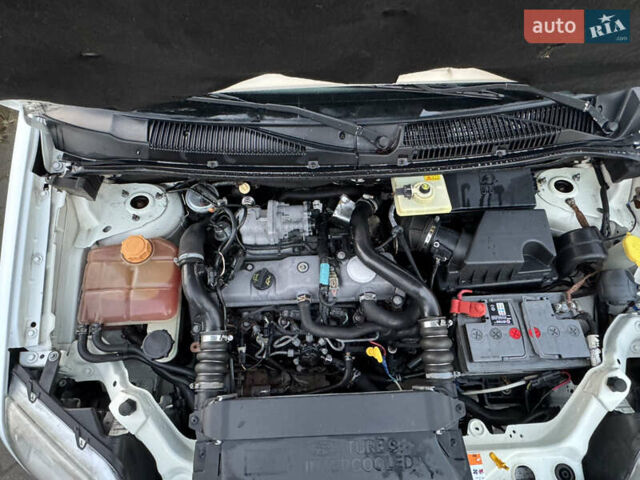 Белый Форд Транзит, объемом двигателя 1.75 л и пробегом 228 тыс. км за 4600 $, фото 28 на Automoto.ua