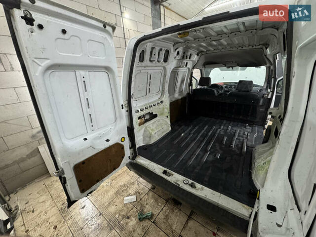 Белый Форд Транзит, объемом двигателя 1.75 л и пробегом 228 тыс. км за 4600 $, фото 35 на Automoto.ua