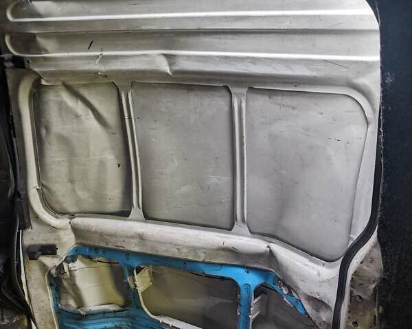 Белый Форд Транзит, объемом двигателя 2.2 л и пробегом 400 тыс. км за 2750 $, фото 12 на Automoto.ua