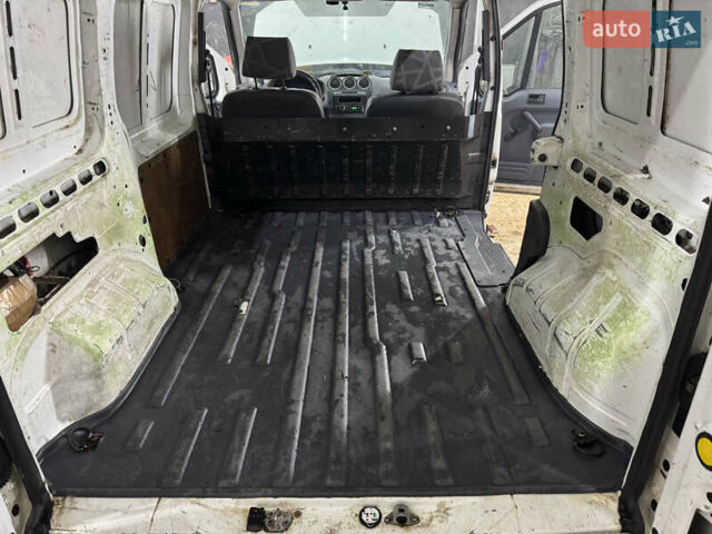 Белый Форд Транзит, объемом двигателя 1.75 л и пробегом 228 тыс. км за 4600 $, фото 33 на Automoto.ua