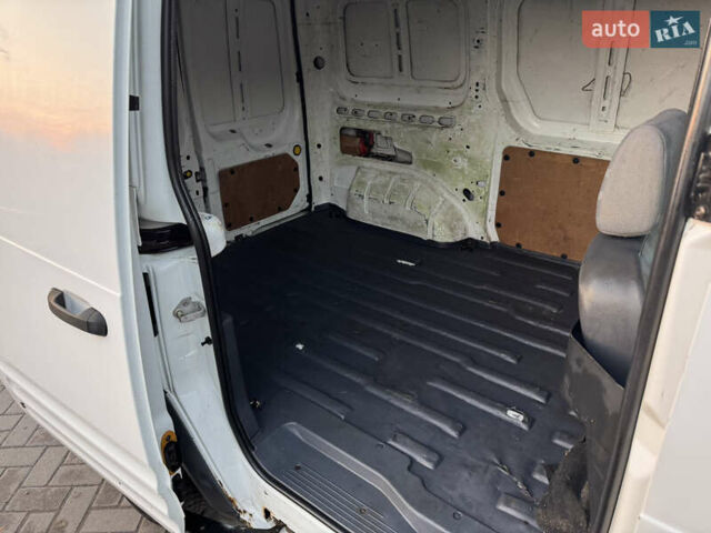 Белый Форд Транзит, объемом двигателя 1.75 л и пробегом 228 тыс. км за 4600 $, фото 9 на Automoto.ua
