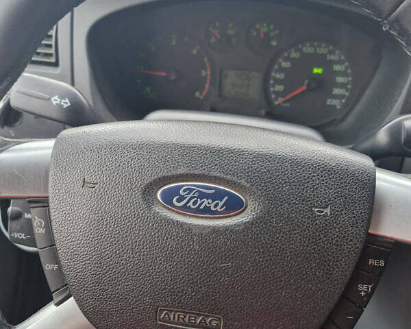 Белый Форд Транзит, объемом двигателя 2.2 л и пробегом 410 тыс. км за 9200 $, фото 9 на Automoto.ua