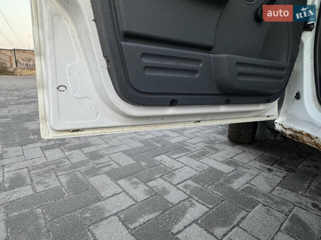 Белый Форд Транзит, объемом двигателя 1.75 л и пробегом 228 тыс. км за 4600 $, фото 23 на Automoto.ua