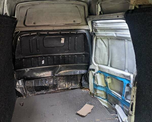 Белый Форд Транзит, объемом двигателя 2.2 л и пробегом 400 тыс. км за 2750 $, фото 7 на Automoto.ua