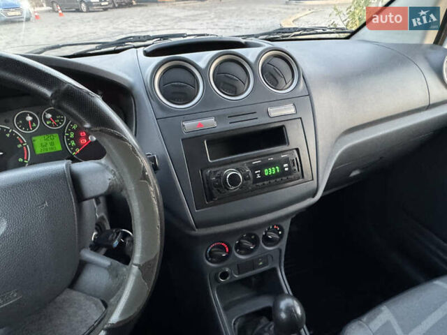 Белый Форд Транзит, объемом двигателя 1.75 л и пробегом 228 тыс. км за 4600 $, фото 19 на Automoto.ua